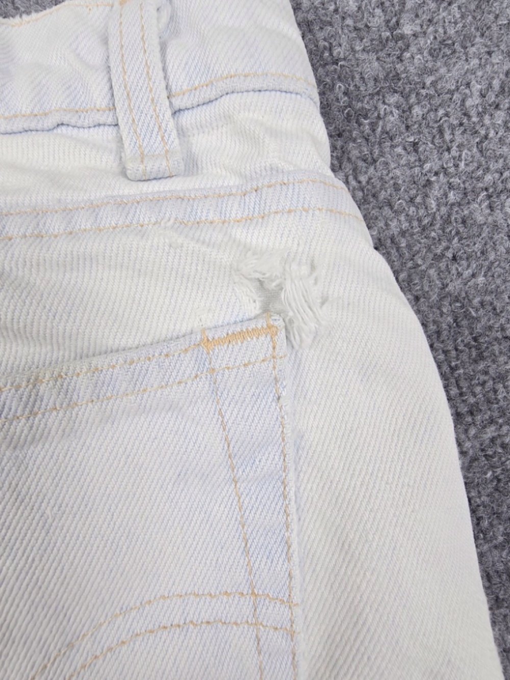 Vintage Levi’s SilverTab Relaxed Fit Jeans 32x34 Made in USA 1992 Light Wash - Picture 16 of 16